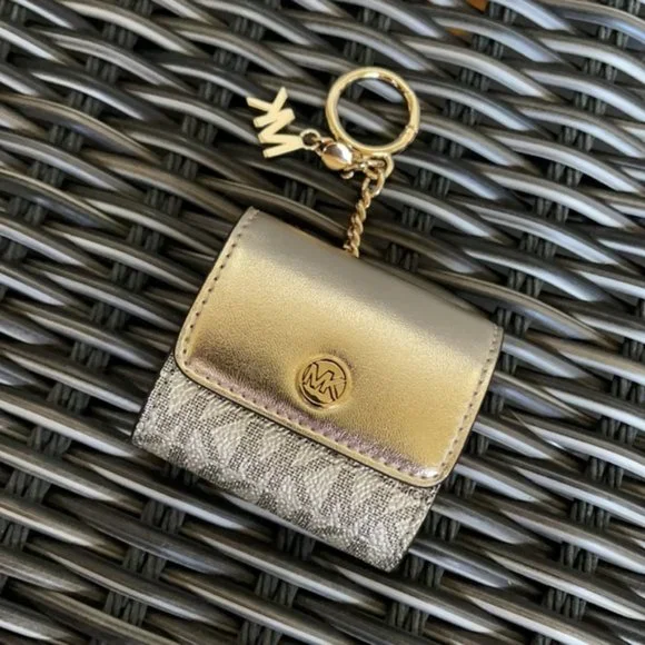 Michael Kors | Accessories | Michael Kors Jet Set Travel  display picture 3